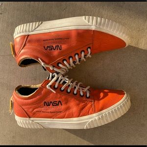 *Limited Edition John F. Kennedy Vans Box included